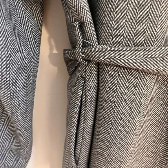 New H&M Divided Coat - Picture 5 of 9